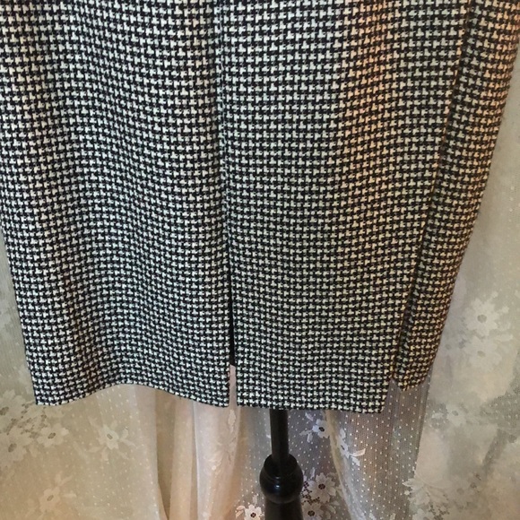 VTG Jones Wear White & Black Houndstooth Pencil Skirt with Side Button and Zip - Picture 4 of 9